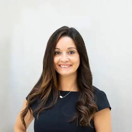 Luciana L. González, Commercial Advisor