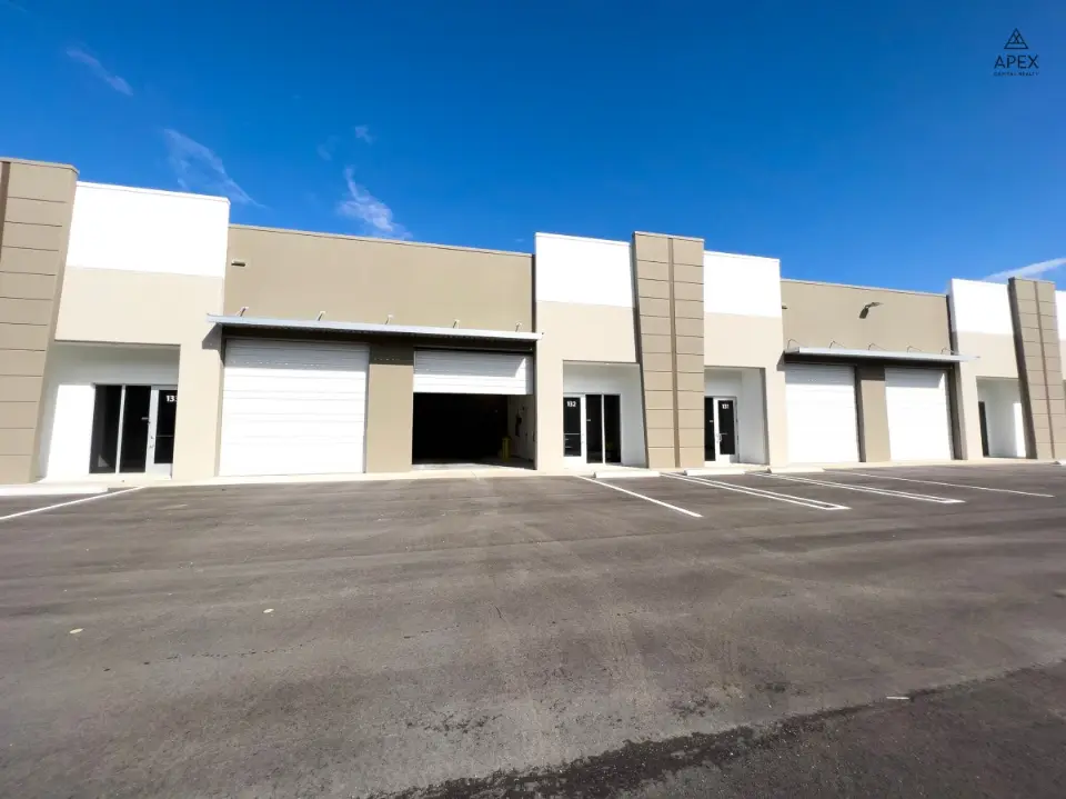 10890 NE 17 St., Miami, FL — Flex, leased