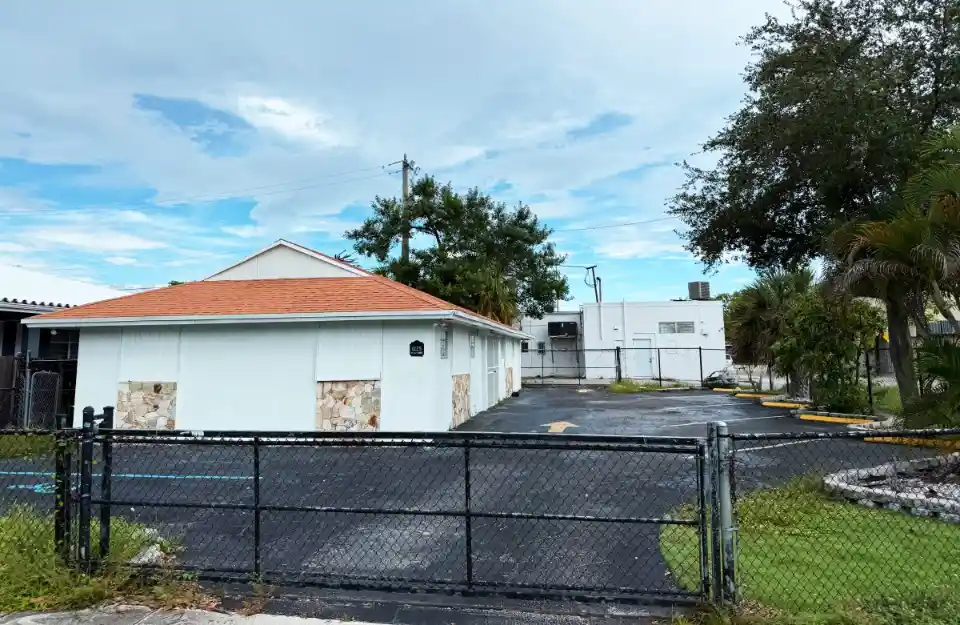 1225 NE 162nd Street, North Miami Beach, FL — Office, leased