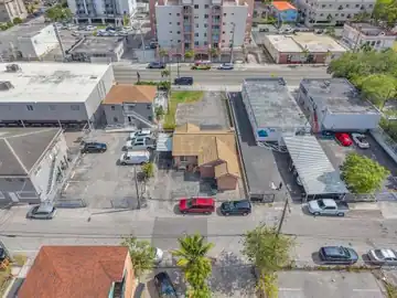 1437 SW 1st Street — photograph 5