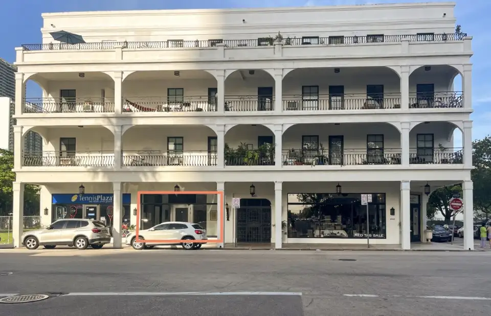 1605 NE 2nd Ave, Miami, FL — Retail, leased