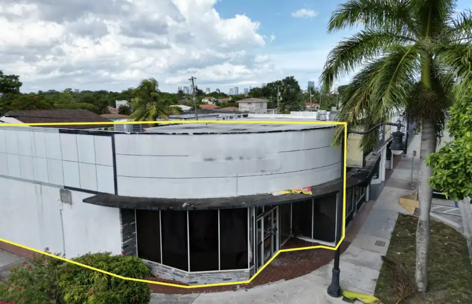 2389 Coral Way Unit 2399, Coral Gables, FL — Retail, leased
