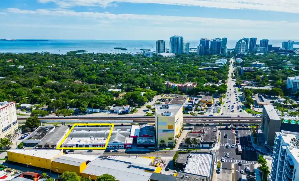 2640 SW 28th Ln (Unit 2), Miami, FL — Flex, leased