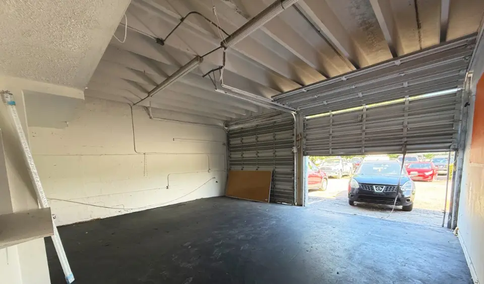 4711 W Hallandale Beach Blvd Unit F2 & F3, West Park, FL — Industrial, leased