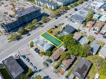 6425 NW 12th Ave — photograph 2