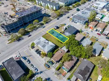 6435 NW 12 Ave — photograph 2